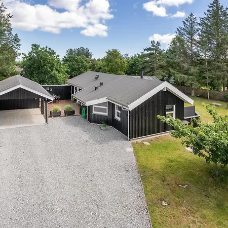 Talula - 350m From The Sea By Interhome