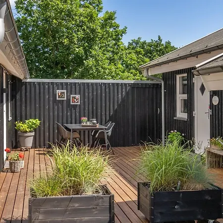 Talula - 350m From The Sea By Interhome Hals